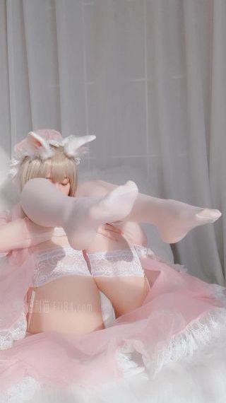 亚洲天堂一卡二卡_DVD在线播放