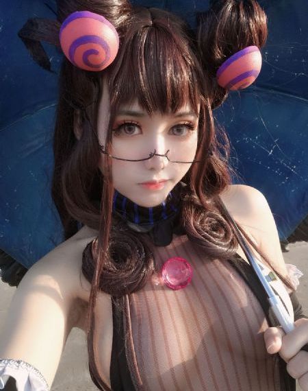 她在丈夫面前被人侵犯了_1080P免费观看