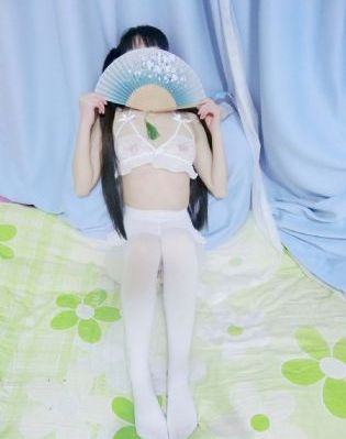 毛茸茸熟妇丰满张开腿呻吟性视频_DVD视频大全