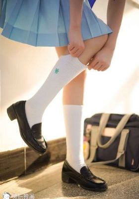 公交车上拨开内裤自慰_HD免费在线观看
