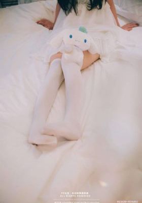 人妻一卡二卡欧美视频_未删减完整版