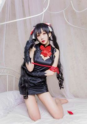 美女被男人灌醉脱她胸罩_成人在线观看免费