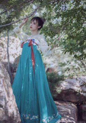 玩弄秘书的奶又大又软_国产剧免费观看韩国